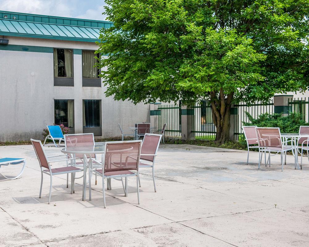 Quality Inn Rochester South Exteriör bild