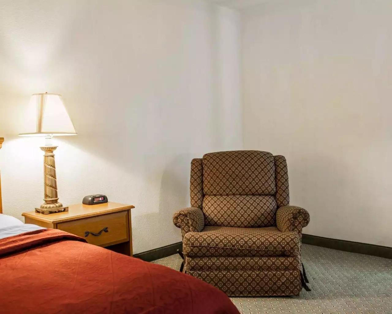 Quality Inn Rochester South Exteriör bild