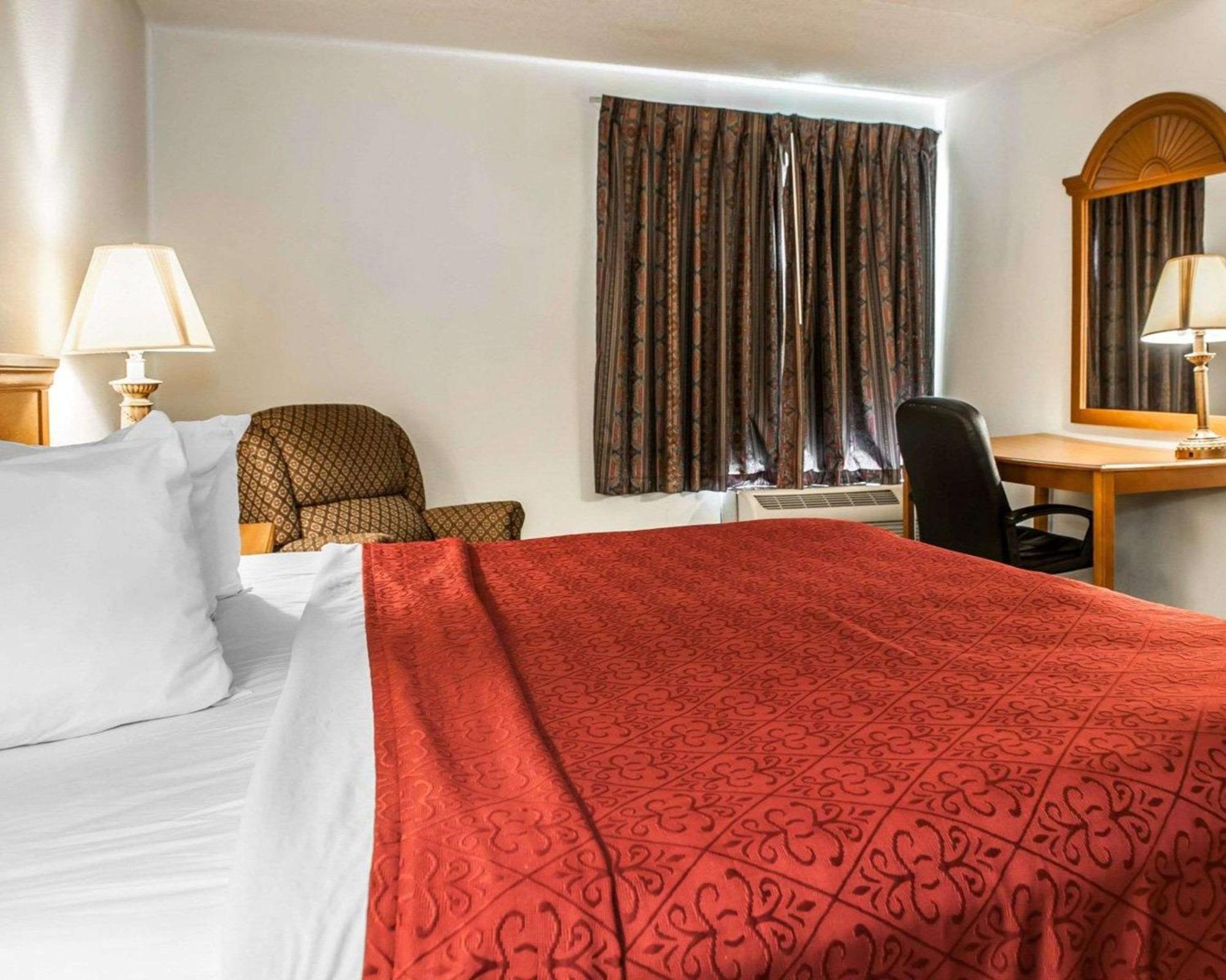 Quality Inn Rochester South Exteriör bild